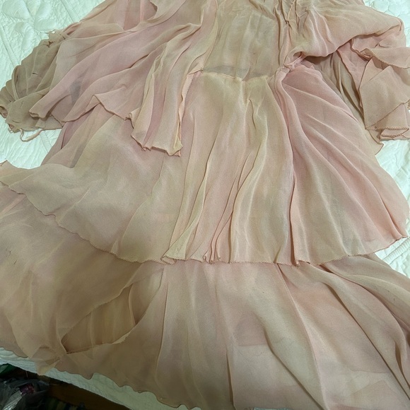 Torn and needs attention Elegant Pink Ruffled Dress. Vintage. - Picture 2 of 8